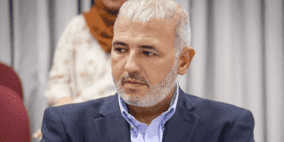 الاحتلال يمنع الروائي عصمت منصور من السفر لتوقيع روايته لجديدة