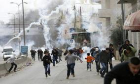 إصابة عشرات الطلبة  خلال اقتحام الاحتلال حرم جامعة خضوري