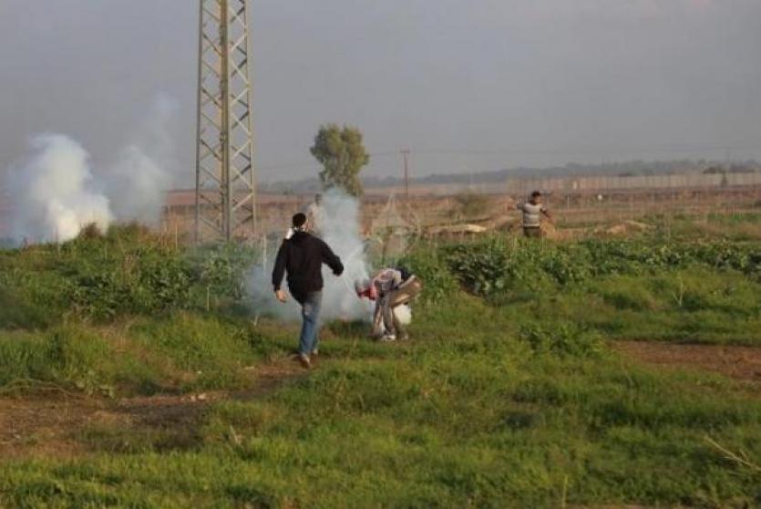 الاحتلال يطلق قنابل الغاز شرق خان يونس